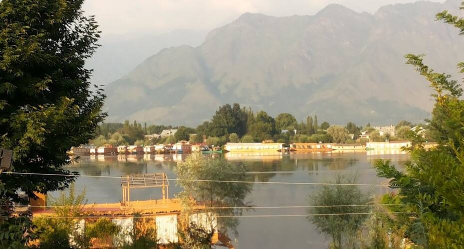 New Lucky Kashmir Houseboats, Srinagar 3